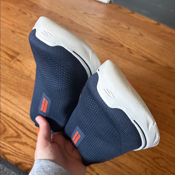 Skechers go walk men’s size 11 slip on sneakers - Picture 6 of 9